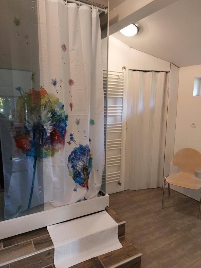 La Cambuse Des Gones - Gite 3 Chambres Thurins Экстерьер фото