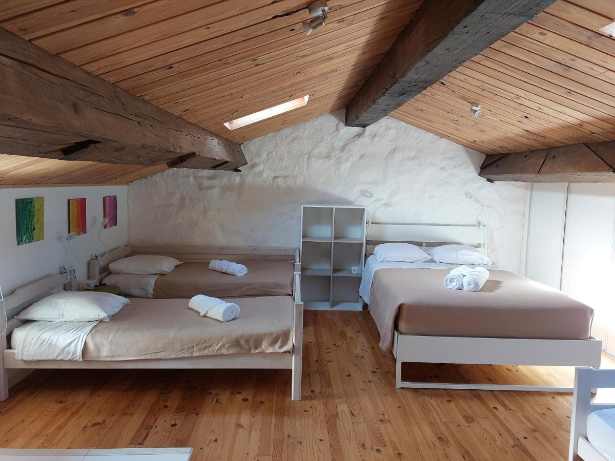 La Cambuse Des Gones - Gite 3 Chambres Thurins Экстерьер фото