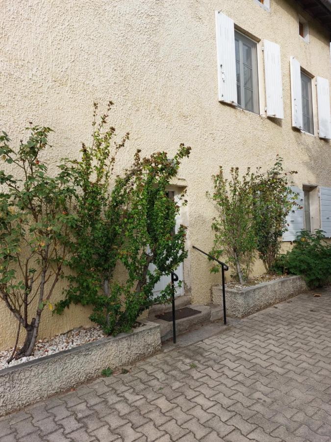 La Cambuse Des Gones - Gite 3 Chambres Thurins Экстерьер фото