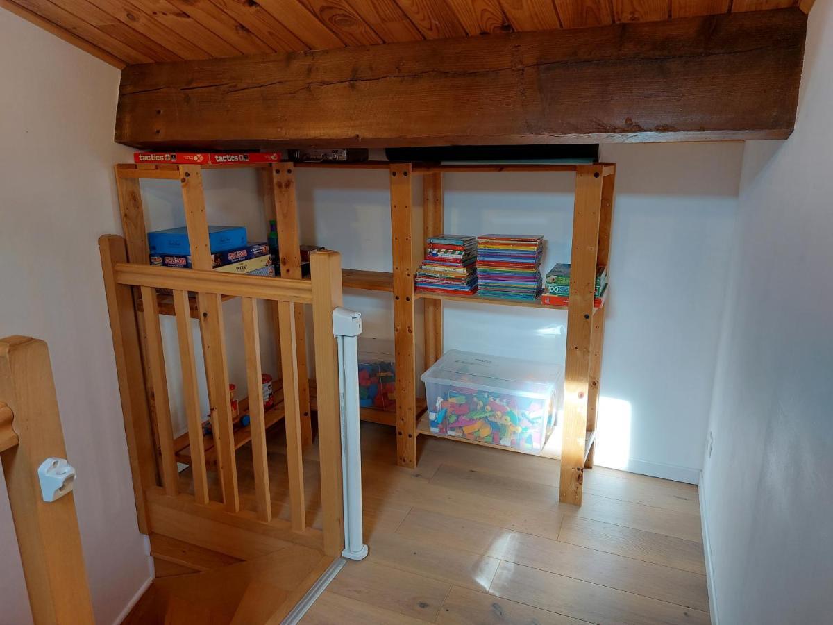La Cambuse Des Gones - Gite 3 Chambres Thurins Экстерьер фото